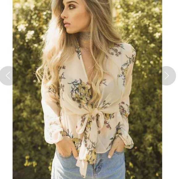 Forever 21 Contemporary Floral Blouse Large - Picture 2 of 14